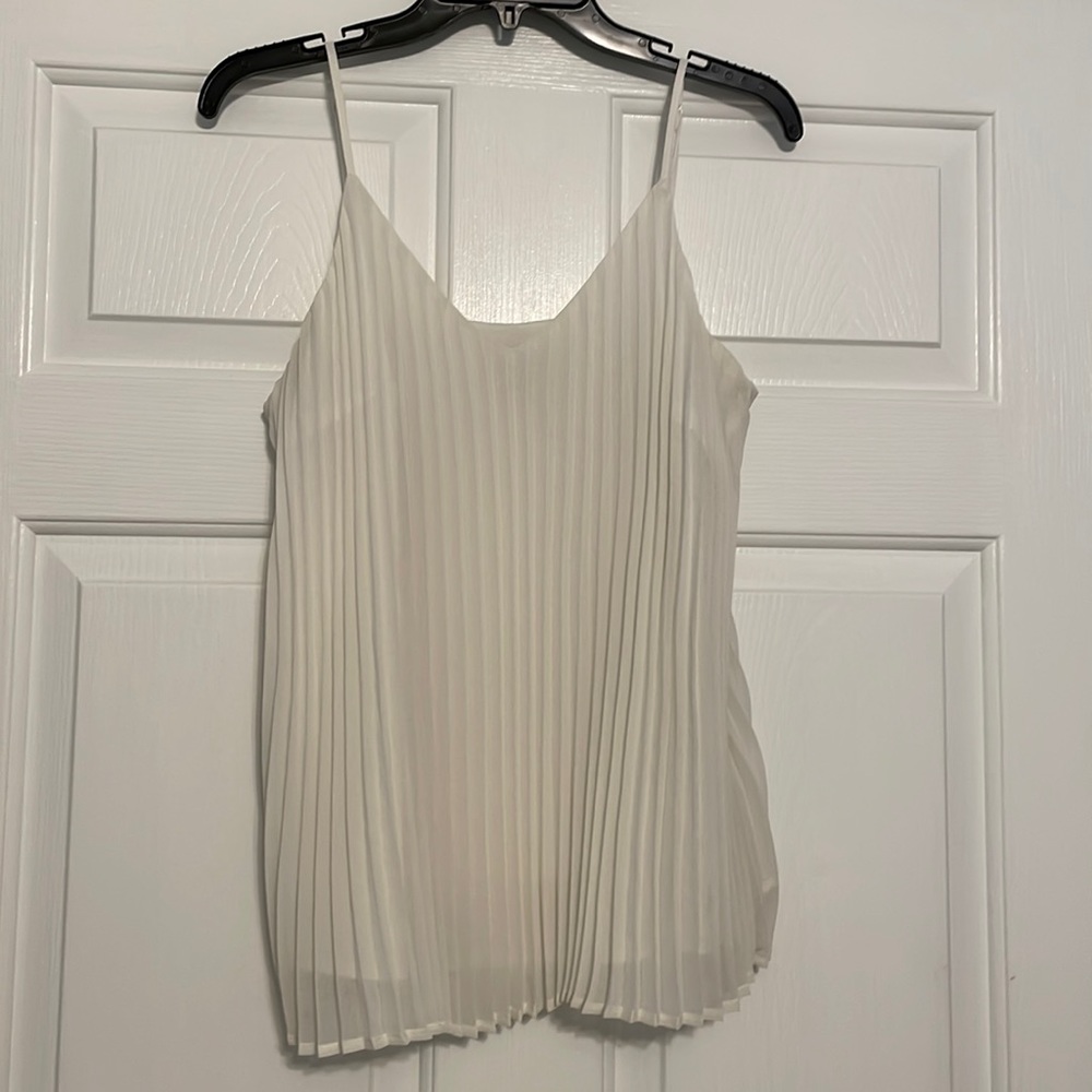 White pleated tank. LIKE NEW!